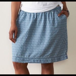 Chambray skirt with pockets